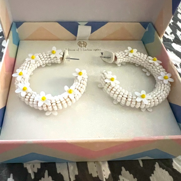 House of Harlow Daisy Large Hoop Earrings White & Yellow New in box - Picture 6 of 6